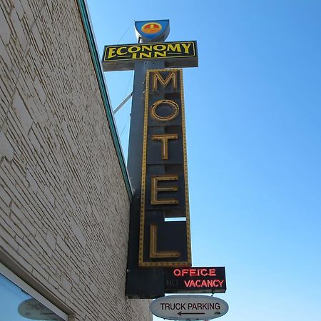 Economy Inn Ontario Exteriér fotografie