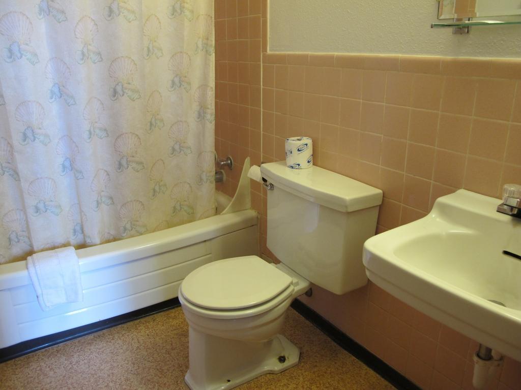 Economy Inn Ontario Pokoj fotografie